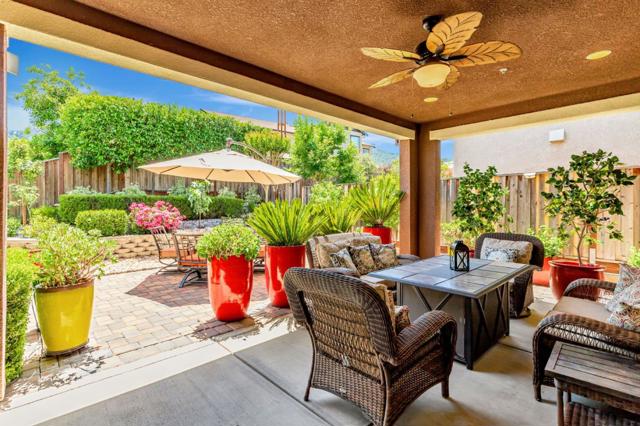 1188 Viognier Way, Gilroy CA: https://media.crmls.org/mediaz/4a3ad387-6126-4bca-ac34-116fd6d30087.jpg
