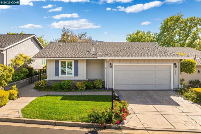 685 Saint George Rd, Danville CA: https://media.crmls.org/mediaz/4a3c1d07-1101-4925-a03b-7a01e886c512.jpg