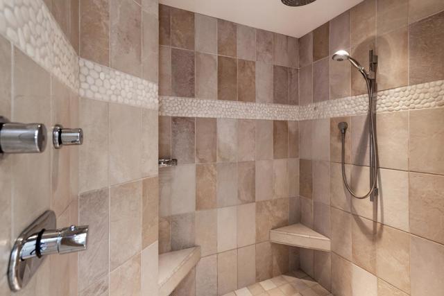 19740 GLEN BRAE Drive, Saratoga CA: https://media.crmls.org/mediaz/4a3c73df-2660-48eb-bac3-0d9feb20424d.jpg