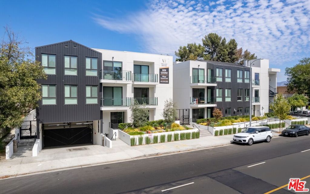 11445 RIVERSIDE Drive #106