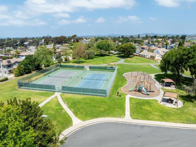 1079 Las Rosas Court, Chula Vista CA: https://media.crmls.org/mediaz/4a3d44da-b686-4187-88a2-e6dc1839174e.jpg