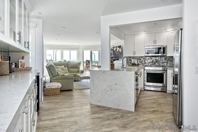 4465 Ocean Blvd, San Diego CA: https://media.crmls.org/mediaz/4a3e476e-f4e9-4d25-b0c3-a711dfdbb7ad.jpg