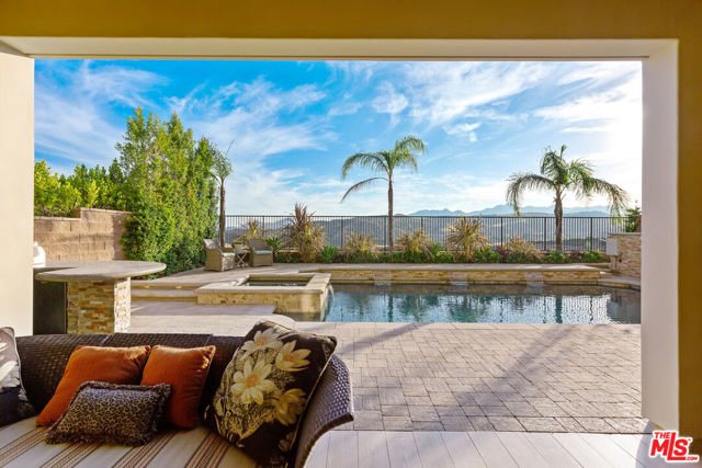 12015 North Ricasoli Way photo 2