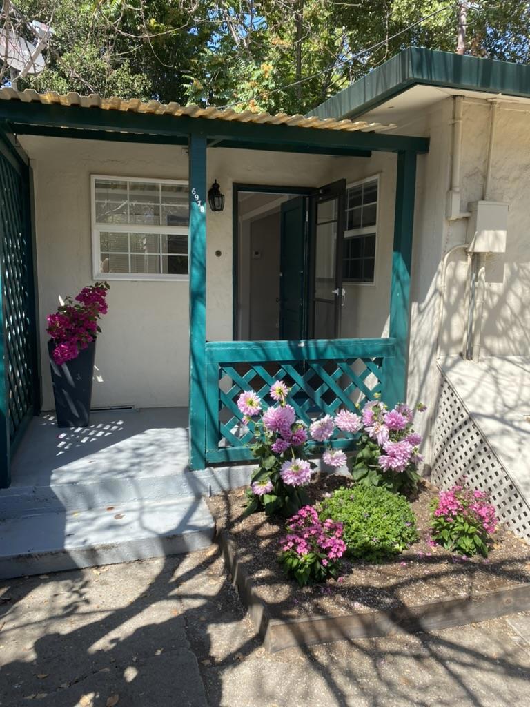 697 Menlo Avenue #Unit B