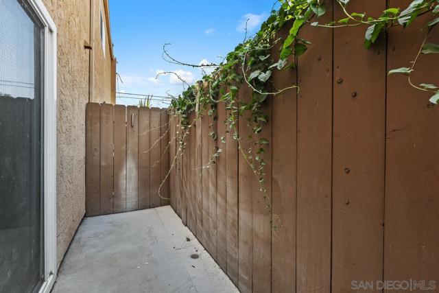 4230 48th St, San Diego CA: https://media.crmls.org/mediaz/4a3fe261-28e1-4268-9d4e-a9bffdab555c.jpg