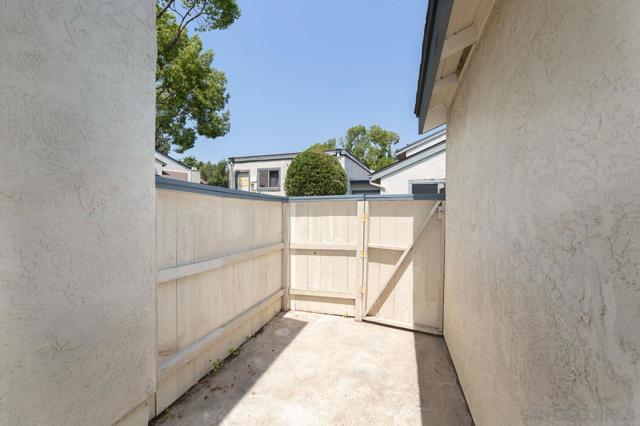 254 Cerco Rosado, San Marcos CA: https://media.crmls.org/mediaz/4a40500b-8f73-4da0-8c64-debaf5f5d5aa.jpg