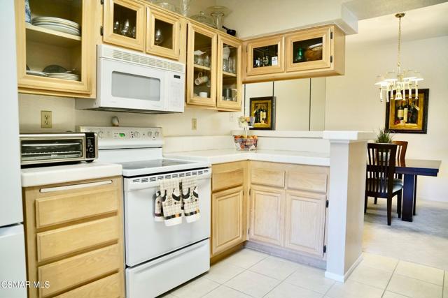 5824 Oak Bend Lane, Oak Park CA: https://media.crmls.org/mediaz/4a40a0d6-852e-415a-902f-b9cdcd233aa1.jpg