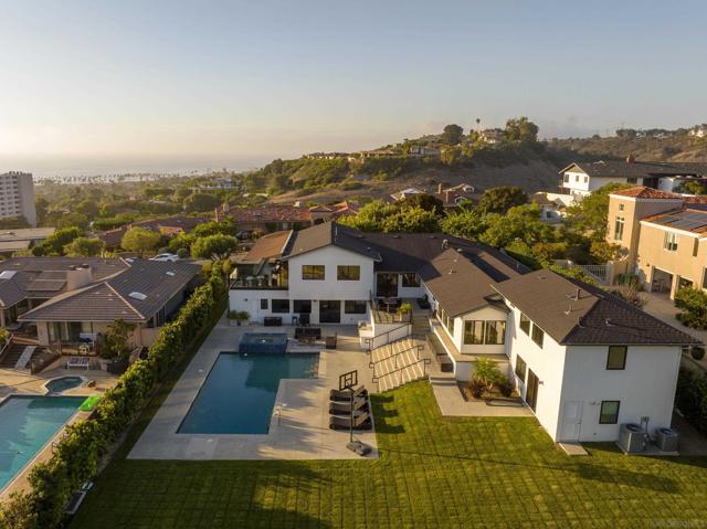 2641 Costebelle Dr, La Jolla CA: https://media.crmls.org/mediaz/4a40a47f-923e-48fa-bdc9-2d3c79e83cb9.jpg