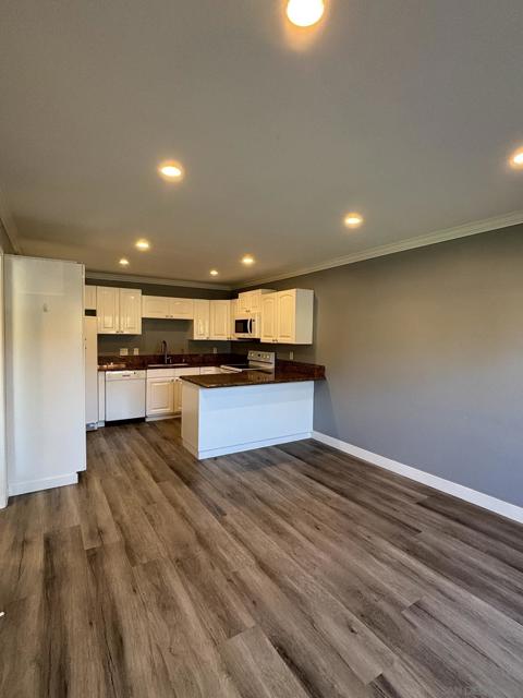 3249 Loma Riviera Dr., San Diego CA: https://media.crmls.org/mediaz/4a40b25f-9b5b-47cd-81ba-5b3dff9ed953.jpg