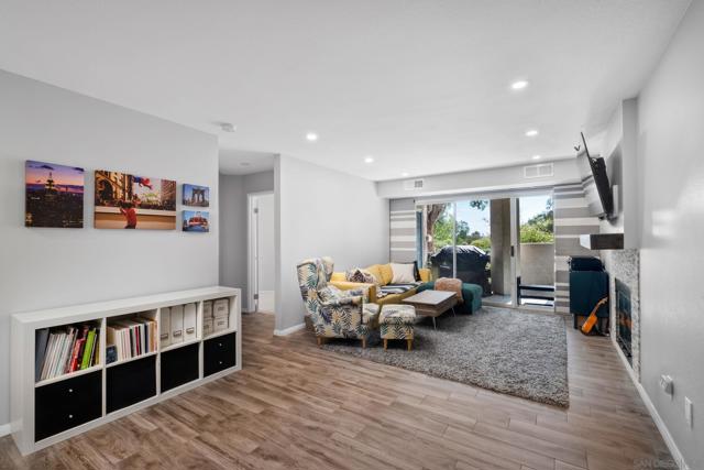 11325 Affinity Ct, San Diego CA: https://media.crmls.org/mediaz/4a41011b-a311-4f27-904a-8c93fb64e52a.jpg