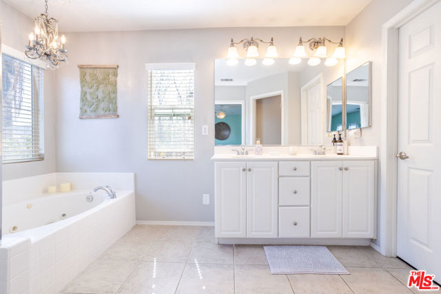 29266 Pilgrim Court, Valencia CA: https://media.crmls.org/mediaz/4a414129-6625-46e5-a865-4be5904c4bc8.jpg