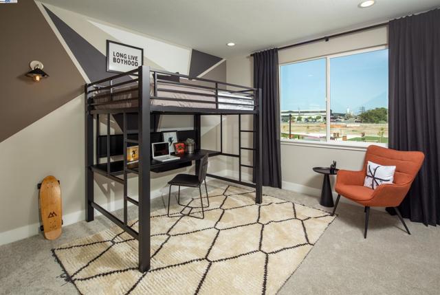 344 Waypoint Drive, Napa CA: https://media.crmls.org/mediaz/4a416da6-8faf-4f3f-8c32-a89d37b41581.jpg