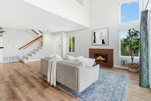 Detail Gallery Image 5 of 22 For 6940 Worchester Pl, San Diego,  CA 92126 - 3 Beds | 2/1 Baths