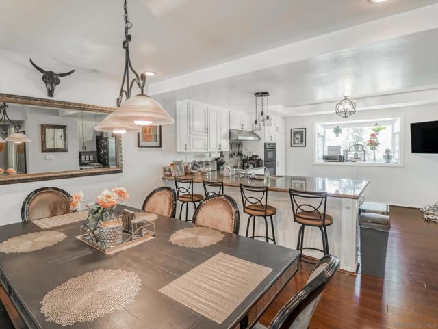4804 La Villa Marina, Marina del Rey CA: https://media.crmls.org/mediaz/4a421a62-f78f-4b24-8bf5-853595259fa3.jpg