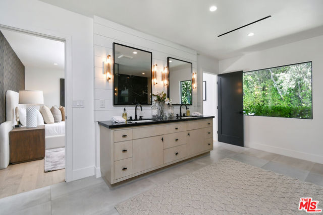 3221 Elvido Drive, Los Angeles CA: https://media.crmls.org/mediaz/4a427734-df21-41c1-a281-6d7e8992183d.jpg