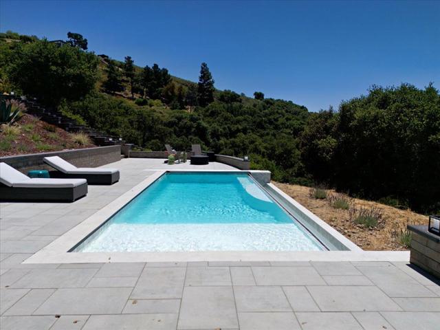 31499 Via Las Rosas, Carmel Valley CA: https://media.crmls.org/mediaz/4a439840-5068-4112-9973-4c9a6d5ff87d.jpg