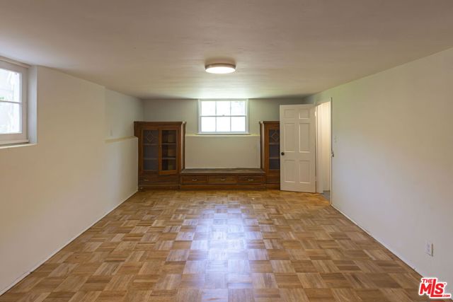 2547 Canyon Drive, Los Angeles CA: https://media.crmls.org/mediaz/4a43ae60-19ba-4fb9-9c80-9d5f5526eab7.jpg