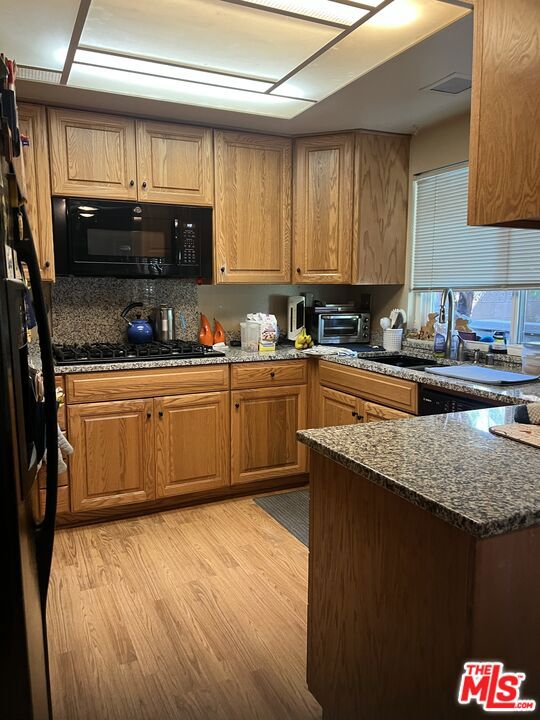 5921 Chimineas Avenue photo 6