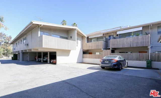 12958 Valleyheart Drive, Studio City CA: https://media.crmls.org/mediaz/4a45e5ca-39ad-4155-9125-0960c7c88759.jpg
