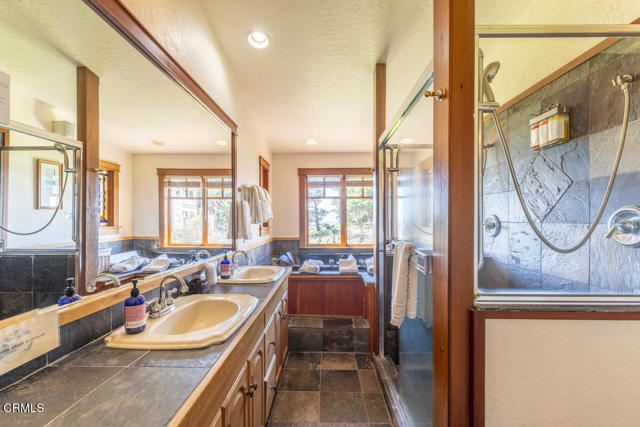 Detail Gallery Image 15 of 62 For 44920 Little Lake Rd, Mendocino,  CA 95460 - 4 Beds | 3 Baths