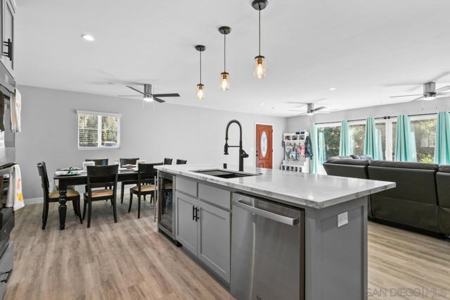 1452 Rock Terrace, Alpine CA: https://media.crmls.org/mediaz/4a463203-e903-42d2-ab08-d264ec6dbb27.jpg