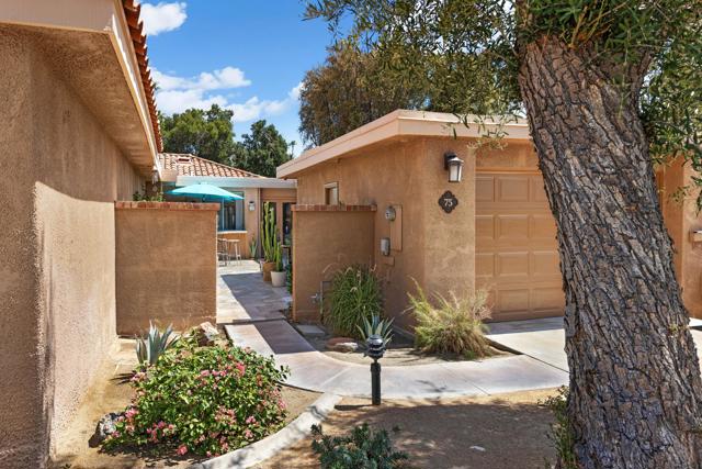 75 Sunrise Drive, Rancho Mirage, California 92270, 2 Bedrooms Bedrooms, ,2 BathroomsBathrooms,Condominium,For Sale,Sunrise,219114929DA