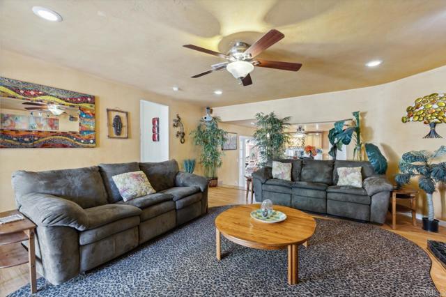 10880 Hess Drive, La Mesa CA: https://media.crmls.org/mediaz/4a47e75d-2855-433e-8662-8cd91acf0957.jpg