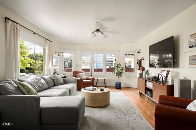 Detail Gallery Image 8 of 37 For 501 Douglas St, Pasadena,  CA 91104 - 3 Beds | 2 Baths