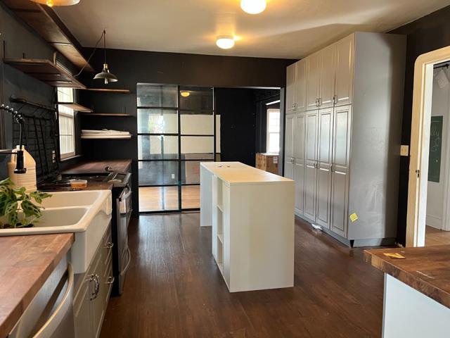 33 Roosevelt Street, Watsonville CA: https://media.crmls.org/mediaz/4a48956f-af5d-4bb7-bc69-499b39800a11.jpg