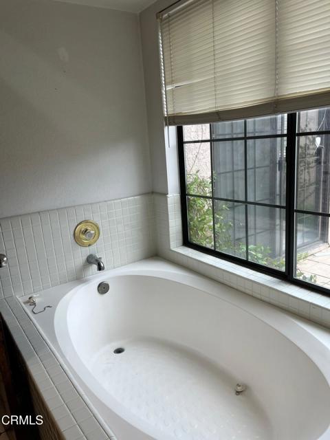 Detail Gallery Image 4 of 13 For 2201 Firestone Ct, Oxnard,  CA 93036 - 3 Beds | 2 Baths