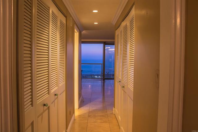 1200 N Harbor Drive, Oceanside CA: https://media.crmls.org/mediaz/4a49be34-0c5c-4f94-a89f-89c445e56f1b.jpg