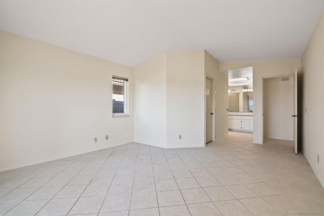 18113 Calle Estepona, San Diego CA: https://media.crmls.org/mediaz/4a4a9689-9332-440f-9314-be07e1a38bc2.jpg