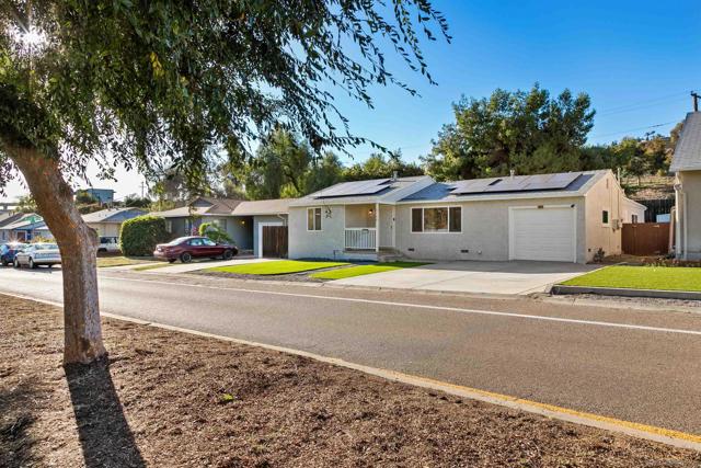 3708 Fairway Dr, La Mesa CA: https://media.crmls.org/mediaz/4a4a986e-f140-4443-b7ce-de0f8a4ccd02.jpg