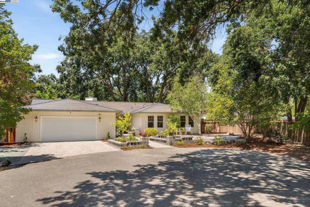 20 Donna Ln, Danville CA: https://media.crmls.org/mediaz/4a4b33ce-9f4f-4932-901b-dab2977d67a8.jpg