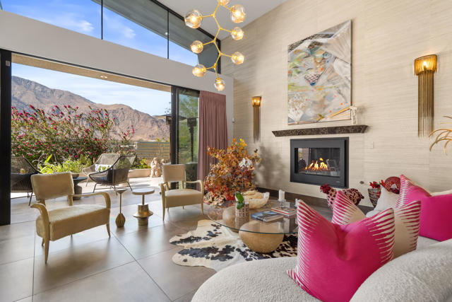 427 N Avenida Caballeros, Palm Springs CA: https://media.crmls.org/mediaz/4a4be14a-5167-470e-891a-afe6d88d6272.jpg