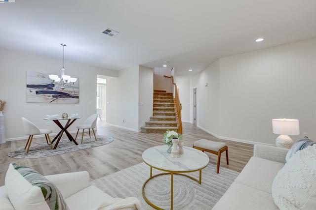 2528 AMANTEA WAY, Dublin CA: https://media.crmls.org/mediaz/4a4bf59b-9425-4a64-9306-360340c3d5fb.jpg