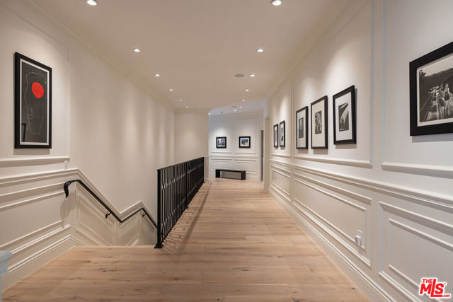 9520 Hidden Valley Road, Beverly Hills CA: https://media.crmls.org/mediaz/4a4c5459-cff2-4701-bc1e-d62660207643.jpg