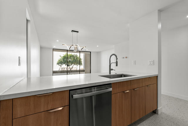 Image 4 of 22 For 1400 Palm Canyon Drive 104