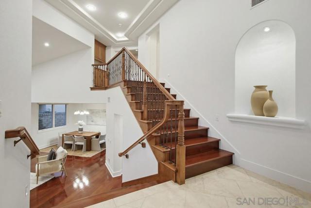 5448 Caminito Bayo, La Jolla CA: https://media.crmls.org/mediaz/4a4daf56-0aaa-4497-94ce-2d96907213e7.jpg