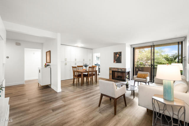 Detail Gallery Image 7 of 41 For 4275 via Arbolada #209,  Los Angeles,  CA 90042 - 3 Beds | 2 Baths