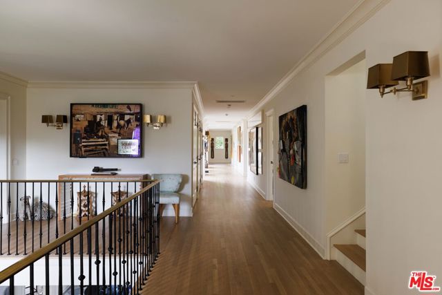 400 S Hudson Avenue, Los Angeles CA: https://media.crmls.org/mediaz/4a4dcd89-ac88-4757-a4dc-8f4189a85f58.jpg