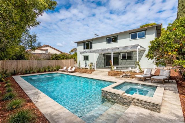 361 E Indian Rock Rd, Vista CA: https://media.crmls.org/mediaz/4a4de5a9-de98-40df-8775-3bae3803e4ea.jpg