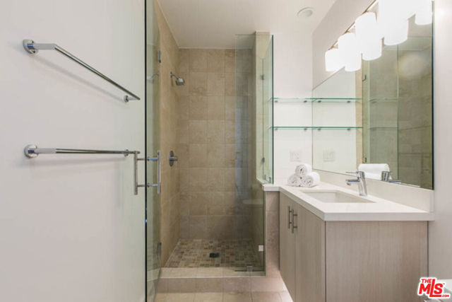 6566 W 85Th Place, Los Angeles CA: https://media.crmls.org/mediaz/4a4e6a48-f6cc-41bb-9967-da0db642c547.jpg