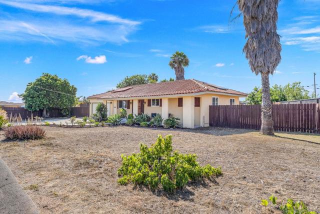 1660 Sycamore Dr., Chula Vista CA: https://media.crmls.org/mediaz/4a4fc82a-1ba2-4c9e-b903-992d059e5d49.jpg