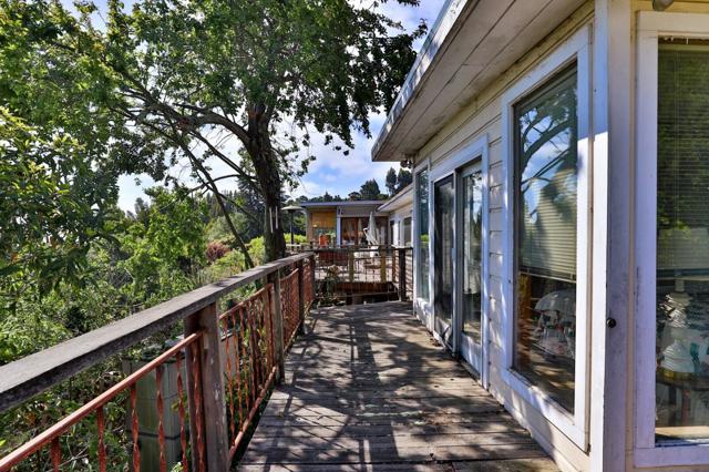4980 Paradise Drive,  CA: https://media.crmls.org/mediaz/4a508a94-dfbb-4074-bc0c-74eaaeb3148c.jpg
