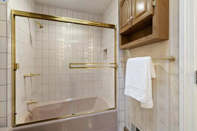 5145 Springdale Ave, Pleasanton CA: https://media.crmls.org/mediaz/4a511e50-ac6e-43af-b78b-b45a6865a836.jpg