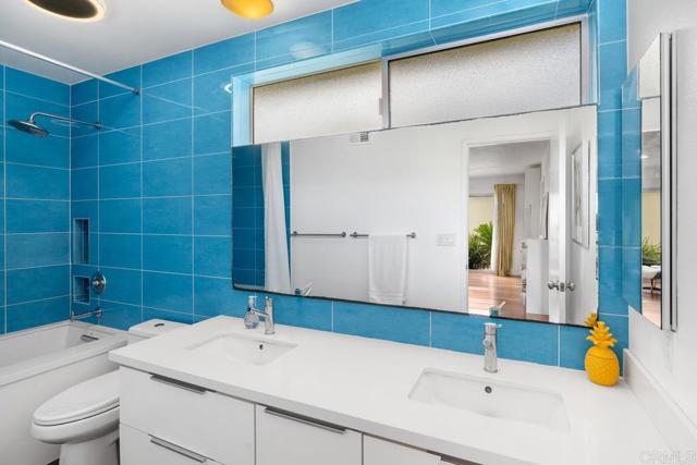 2104 Crownhill Road, San Diego CA: https://media.crmls.org/mediaz/4a512887-0562-45b2-ad97-99e3b156c1ea.jpg