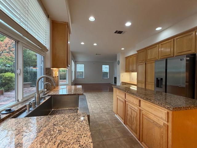 504 Westwind Lane, Redwood City CA: https://media.crmls.org/mediaz/4a52f7aa-73b6-40e9-9c28-2f0e0e18efe4.jpg