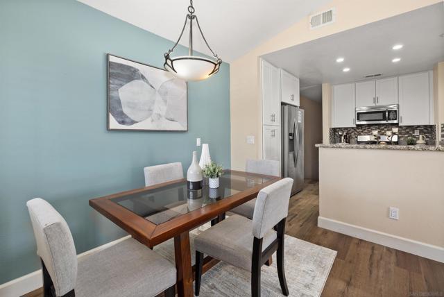 11320 Camino Playa Cancun, San Diego CA: https://media.crmls.org/mediaz/4a53a2fd-0035-4a11-b042-6a4255f9629e.jpg