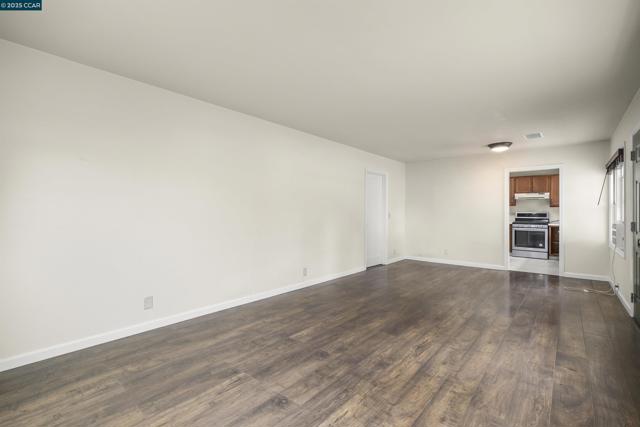 2656 Garden Ave, Concord CA: https://media.crmls.org/mediaz/4a53c996-0e29-43c0-a4b4-e60e3d174367.jpg
